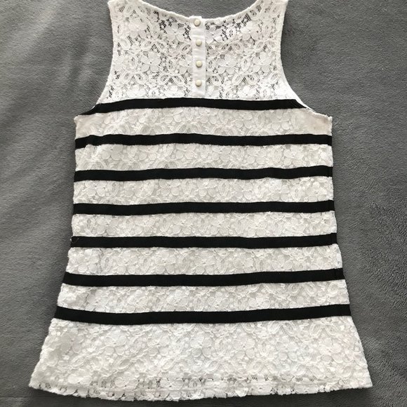 CHIC by Jacob White Lace Tank - Picture 6 of 9